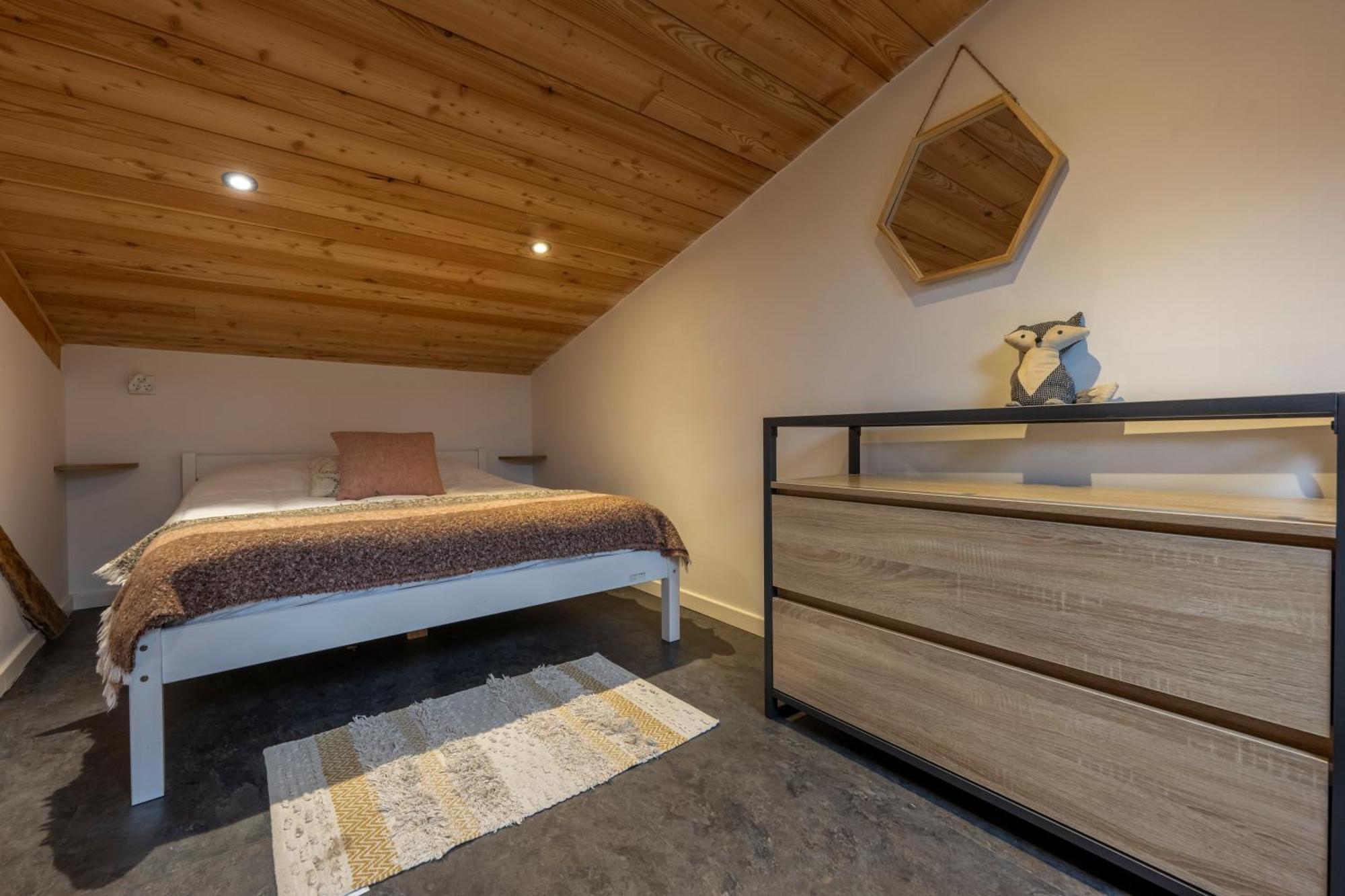 Superbe Loft - Situ Sur La Place Centrale Barcelonnette Exterior photo